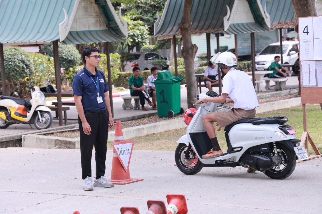 ข่าว อบรมโครงการนักเรียนรุ่นใหม่มีใบขับขี่