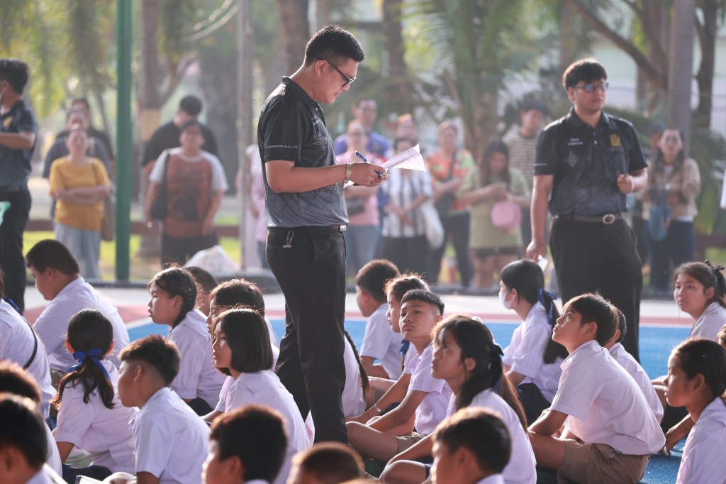 ข่าว สอบคัดเลือกนักเรียน ม.1